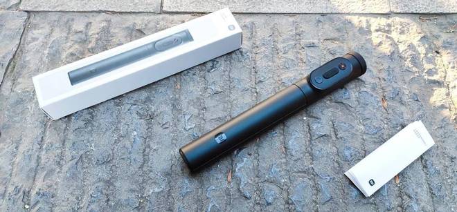 自拍杆三脚架一键变焦记录美好瞬间！爱游戏app小米变焦支架自拍杆2(图3)